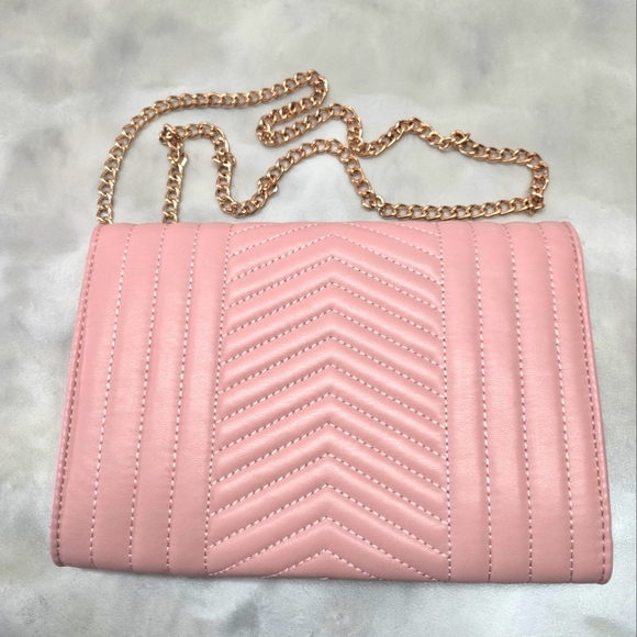 Badgley Mischka Studio Trendy Pale Pink Quilted Rose Gold Color Chain Bag - Picture 3 of 9